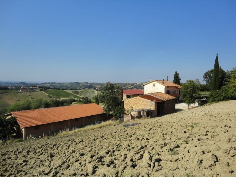 Rustico in Vendita a Cingoli, 280'000&euro;, 300 m²
