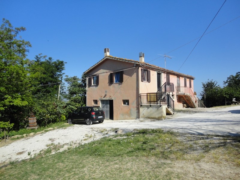 Attività commerciale in Vendita a Serra de' Conti, 320'000€, 170 m²