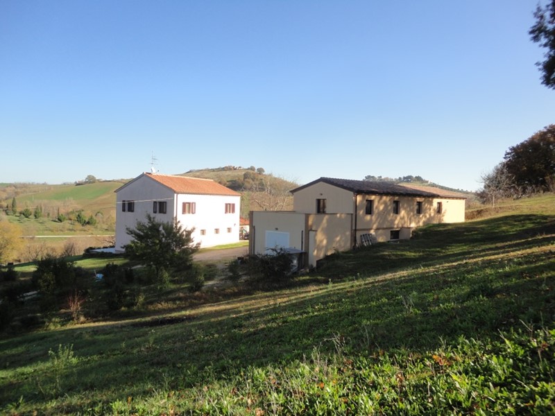 Villa in Vendita a Castelplanio, 480 m²