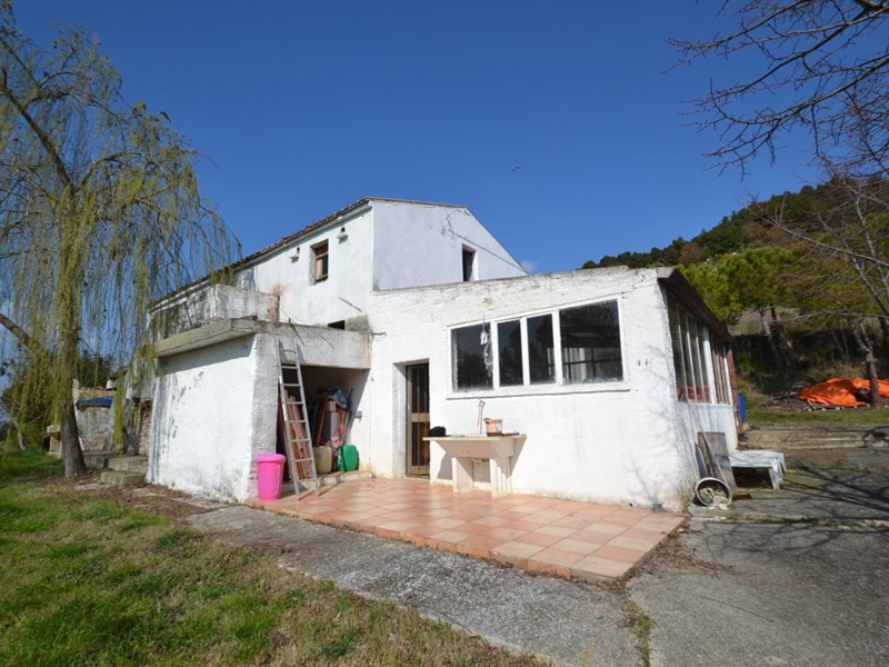 Rustico in Vendita a San Benedetto del Tronto, 235'000€, 350 m²