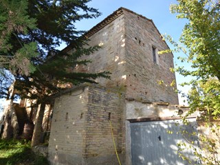 Rustico in Vendita a Ripatransone, 160'000€, 250 m²