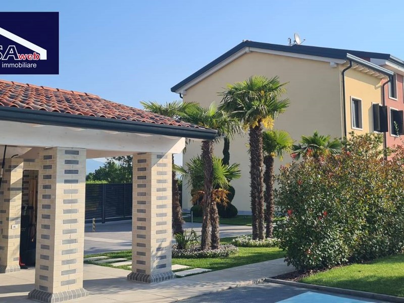 Appartamento in Vendita a Bussolengo, 500 m²