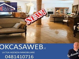 Villa in Vendita a Castel d'Azzano, 720'000€, 464 m²