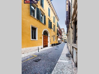 Appartamento in Vendita a Verona, 1'150'000€, 195 m²