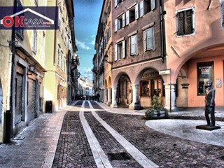 Appartamento in Vendita a Gorizia, 480'000€, 800 m²