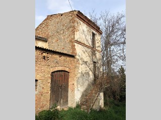 Rustico in Vendita a Mosciano Sant'Angelo, 49'000€, 180 m²