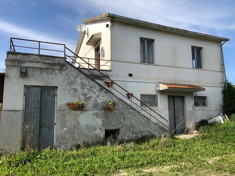 Rustico in Vendita a Castellalto, 70'000€, 515 m²