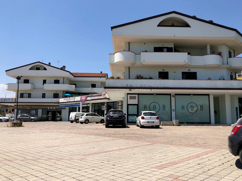 Immobile commerciale in Vendita a Giulianova, 156'000€, 163 m²