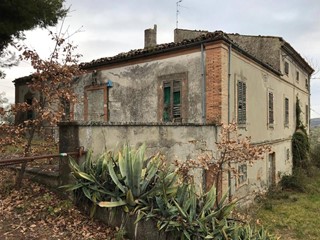 Terreno agricolo in Vendita a Civitella del Tronto, 185'000€, 143741 m²
