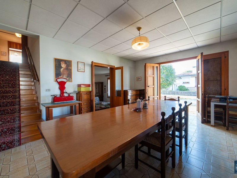 Casa Indipendente in Vendita a Gaiarine, 250'000€, 327 m²