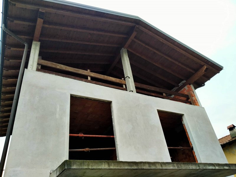 Casa Indipendente in Vendita a Besozzo, 90'000€, 180 m²