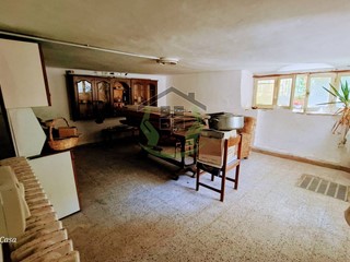 Magazzino in Vendita a San Benedetto del Tronto, 60'000€, 150 m²