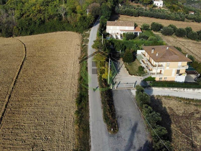 Villa in Vendita a Porto San Giorgio, 1'000'000€, 700 m²