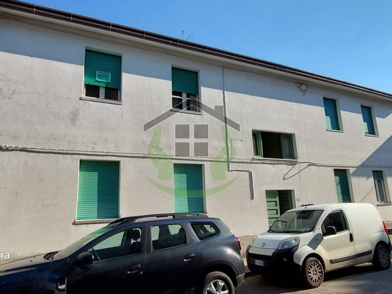 Quadrilocale in Vendita a Altidona, 70'000€, 110 m²