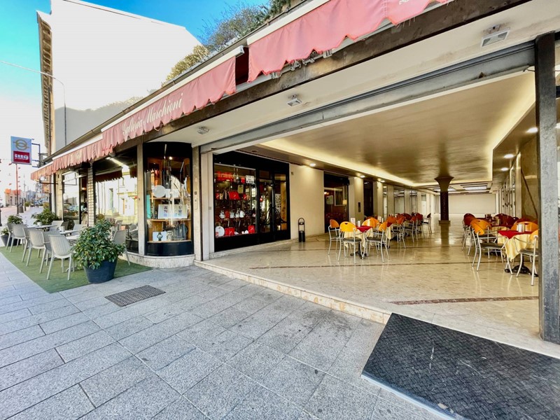 Attività commerciale in Vendita a Olbia, 140'000€, 100 m²