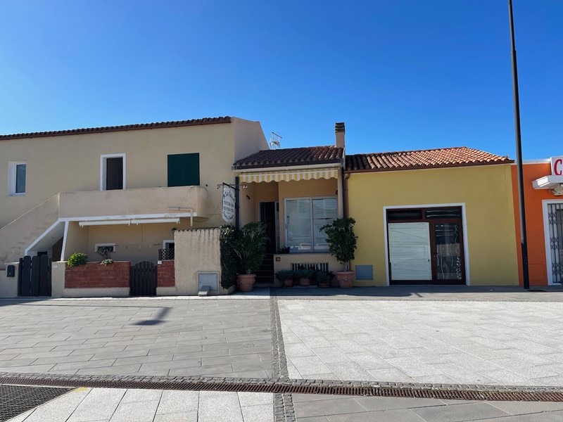 Immobile commerciale in Vendita a Golfo Aranci, 320'000€, 80 m²
