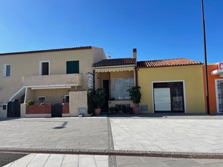 Immobile commerciale in Vendita a Golfo Aranci, 320'000€, 80 m²