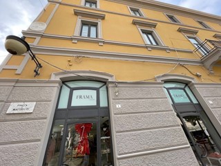 Ufficio in Affitto a Olbia, 1'200€, 134 m²