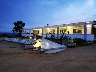 Attività commerciale in Vendita a Arzachena, 1'700'000€, 570 m²