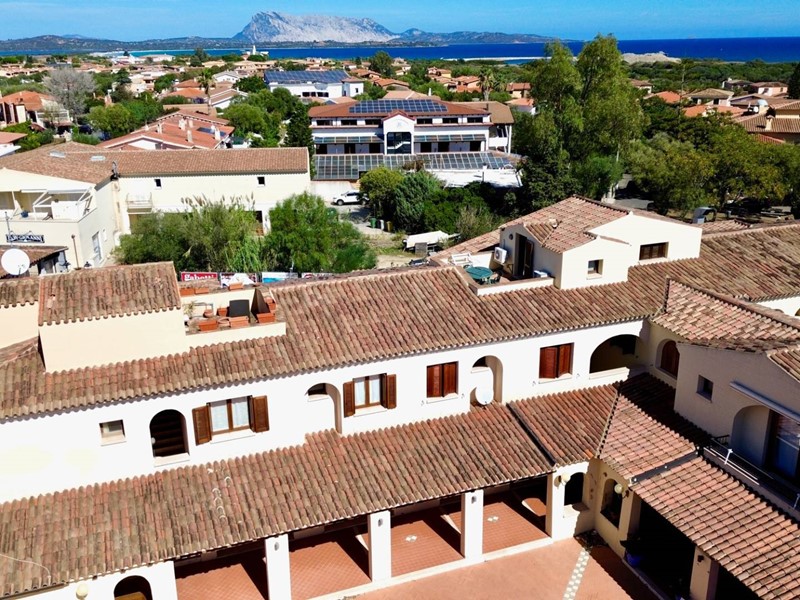 Immobile commerciale in Vendita a San Teodoro, 250'000€, 61 m²