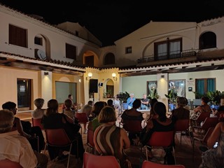 Immobile commerciale in Vendita a San Teodoro, 250'000€, 61 m²