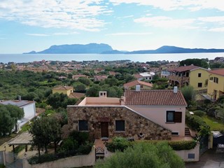 Villa in Vendita a Olbia, 660'000€, 242 m²