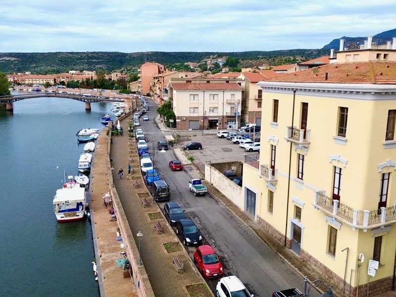 Appartamento in Affitto a Bosa, 10'000€, 600 m²