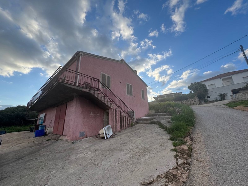 Villa in Vendita a Olbia, 190'000€, 308 m², con Box