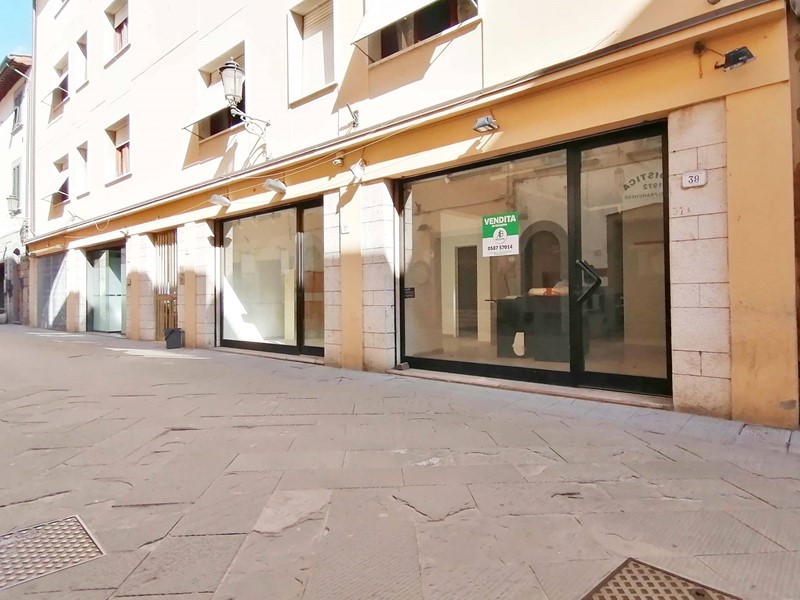Immobile commerciale in Vendita a Castelfranco di Sotto, 44'000€, 100 m²