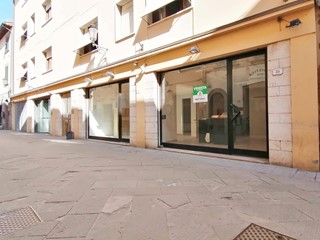 Immobile commerciale in Vendita a Castelfranco di Sotto, 44'000€, 100 m²
