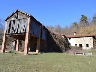 Rustico in Vendita a Cairo Montenotte, 100'000€, 250 m²