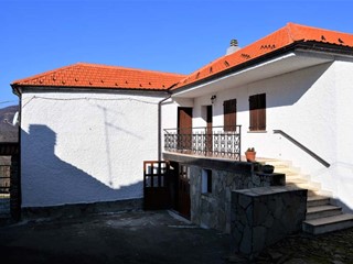 Casa Semi Indipendente in Vendita a Piana Crixia, 110'000€, 230 m²