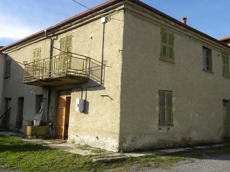 Casa Semi Indipendente in Vendita a Piana Crixia, 70'000€, 160 m²