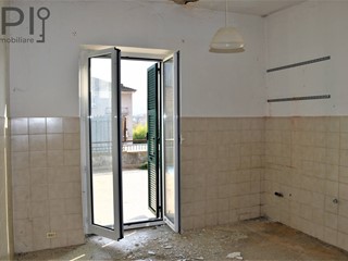 Appartamento in Vendita a Dego, 70'000€, 120 m²