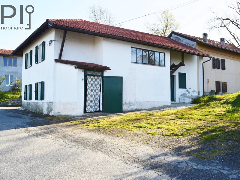 Casa Semi Indipendente in Vendita a Giusvalla, 120'000€, 180 m²