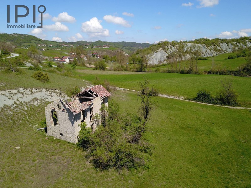 Rustico in Vendita a Pareto, 25'000€, 70 m²