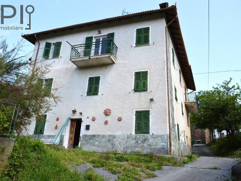 Casa Indipendente in Vendita a Mioglia, 50'000€, 250 m²