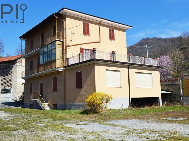 Casa Indipendente in Vendita a Monesiglio, 95'000€, 270 m²