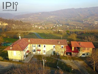 Rustico in Vendita a Denice, 350'000€, 400 m²