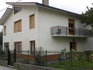 Villa in Vendita a Osiglia, 115'000€, 180 m²