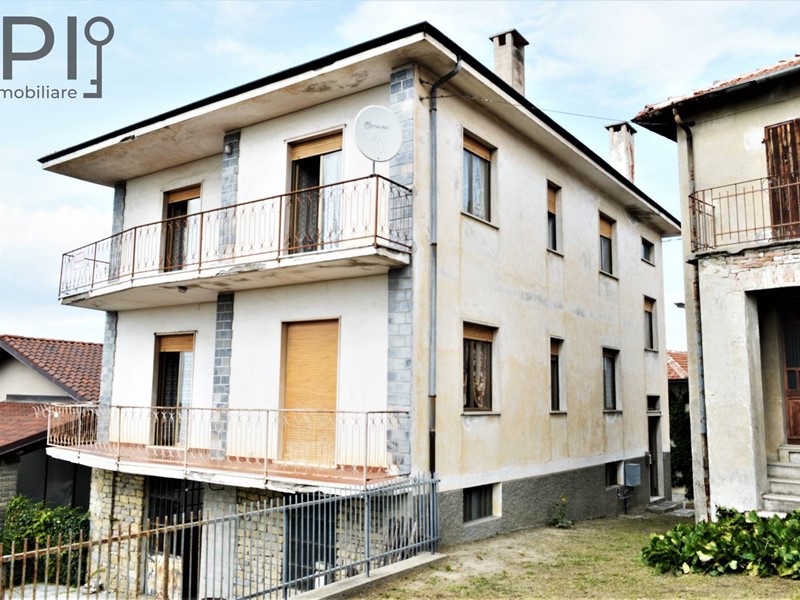 Casa Indipendente in Vendita a Niella Belbo, 99'000€, 390 m²