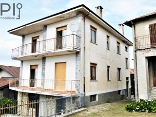 Casa Indipendente in Vendita a Niella Belbo, 99'000€, 390 m²