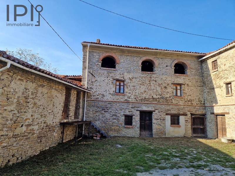 Rustico in Vendita a Saliceto, 70'000€, 300 m²