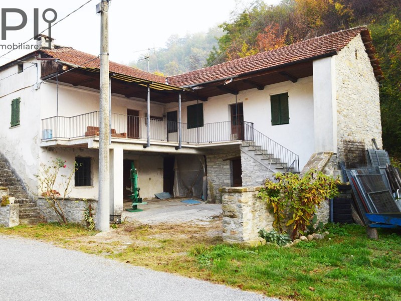 Rustico in Vendita a Dego, 40'000€, 160 m²