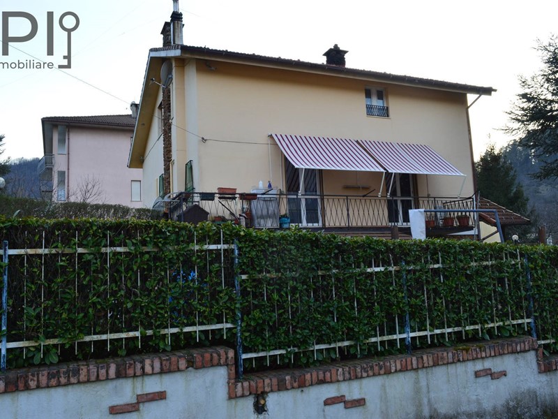 Villa in Vendita a Pontinvrea, 320'000€, 300 m²