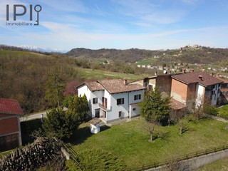 Villetta a schiera in Vendita a Sale delle Langhe, 195'000€, 200 m²