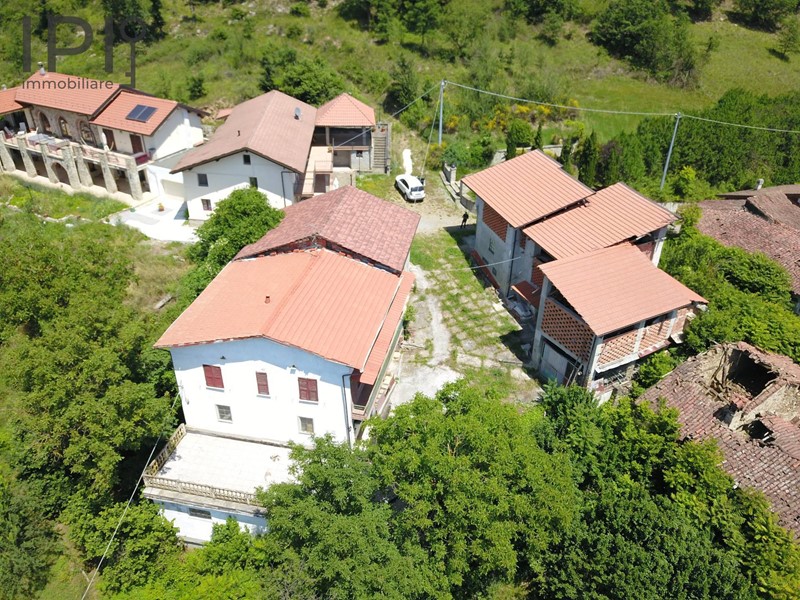 Rustico in Vendita a Spigno Monferrato, 80'000€, 550 m²