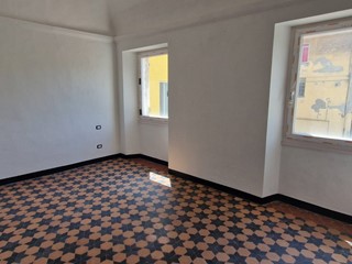 Appartamento in Vendita a Cairo Montenotte, 75'000€, 160 m²