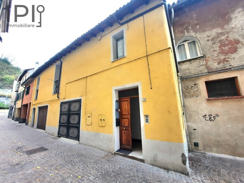 Appartamento in Vendita a Cairo Montenotte, 75'000€, 120 m²