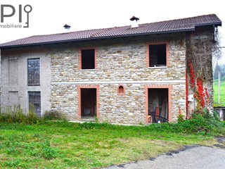 Rustico in Vendita a Ponti, 90'000€, 450 m², con Box